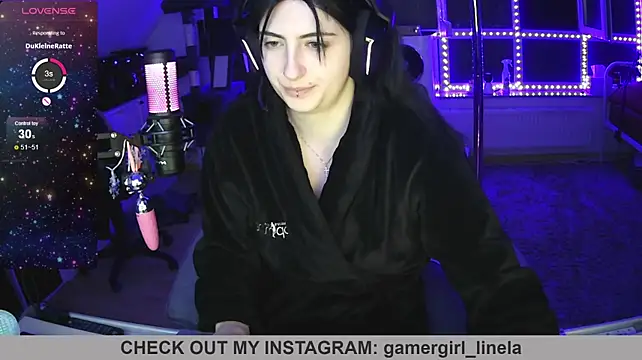 Gamergirl-Linela - LT Gets Oil On Boobs Video