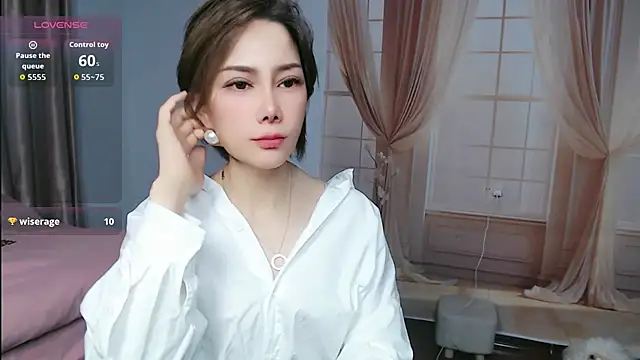 Lucyyanyan - 全裸M腿2分钟