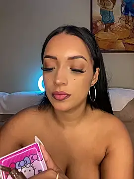 SaharQamar - Bra off show boobs