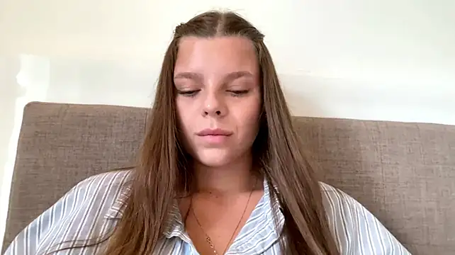 AmieLendor - Video fucking my pussy with dildo in PM