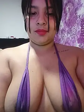 Daniela_Steel - Show boobs + spit