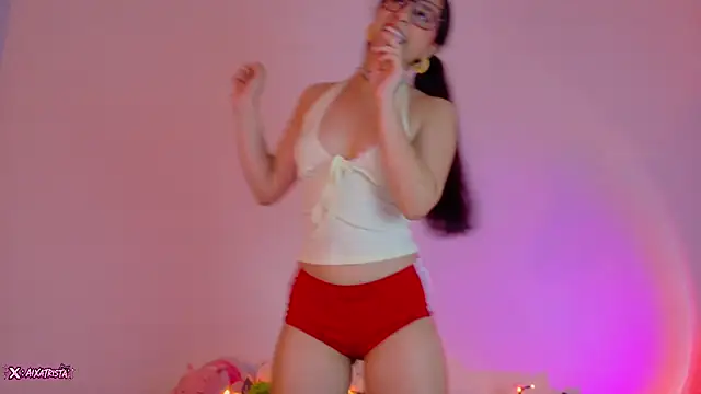 AIXATRISTA1 - take of short