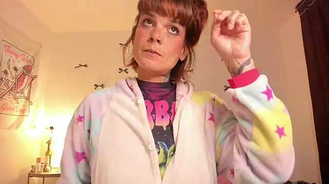 Alessamoth - Streaptease and blowjob at goal!