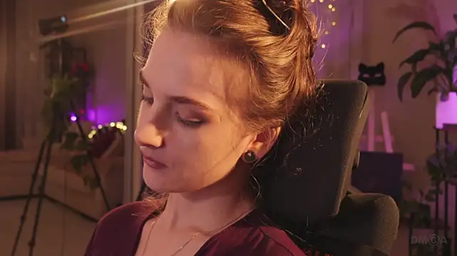 -Kottyaa- - stripteas