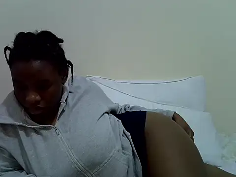 Malia001 - fingering until i squirt