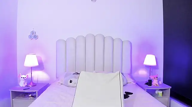 SofieBunnie - show pussy