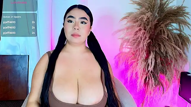 Samy_Grey01 - Look how i bounce my boobs out