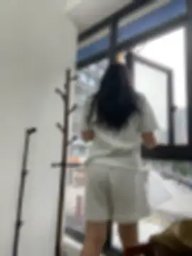 Luna-girl - 坐男人腿上问他有没有反应