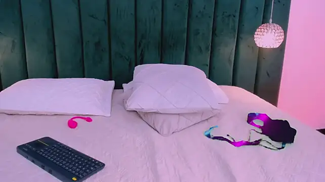 Raven_Luxx - 🌹 Feel my pussy wet