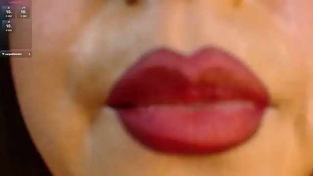 Miia_Rosee_ - saliva en mis pechos