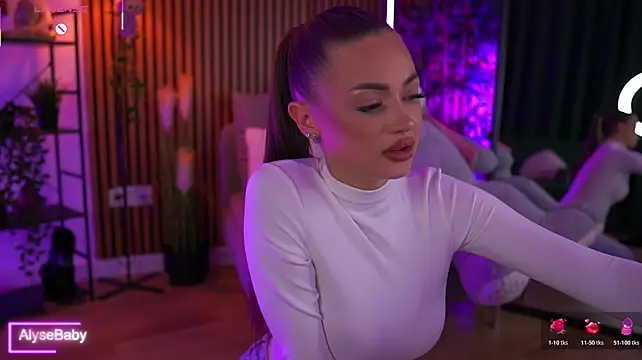 AlyseBaby - BUTTPLUG FUN