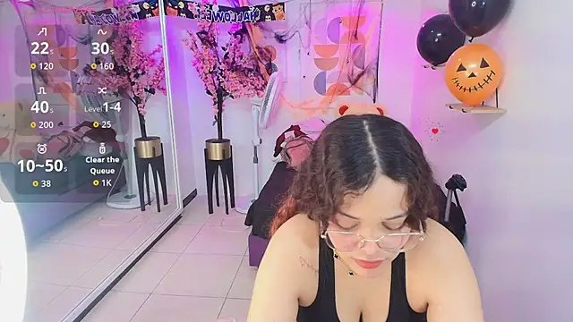 Maggy_t18 - Spit clit + fingerss pussy hard