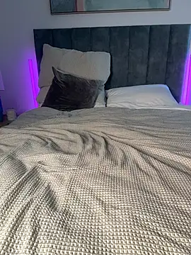 Ava_bbyxo - OIL BODY + HEELS + LAP DANCE POV
