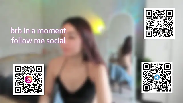 Mistyyymmm - Squats on camera + flash pussy