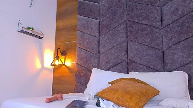 CristalCornner_ - fuck big dildo