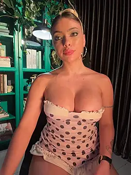 Ginevrafedez - Show me that ass in doggystyle.