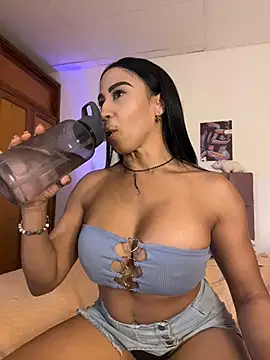 Charlotte_bayron02 - five fingers in a wet pussy
