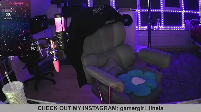 Gamergirl-Linela - LT Gets Shower Video