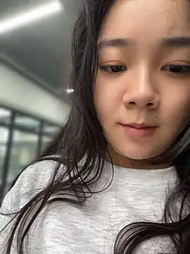 Luna-girl - 坐男人腿上问他有没有反应
