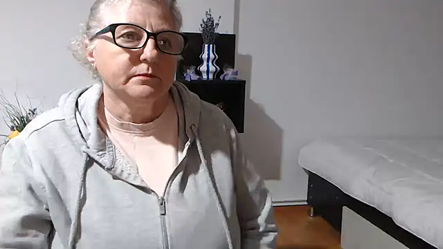 NoraMelow - 2 minutes bare breasts 100% Big ​Tits