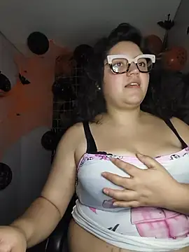 JuliSweet - Play boobs