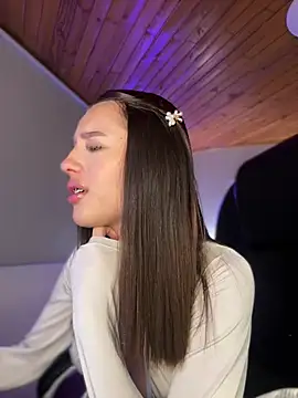 Sofia18_pinkk - Spank ass x5🥺