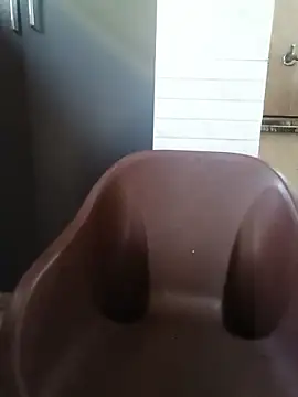 Slim_figure08 - Spank on ass
