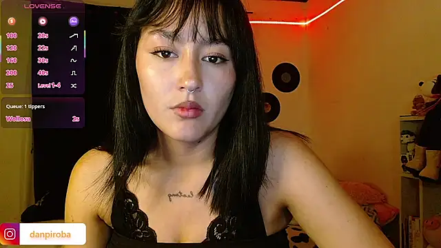 Ludo_kitty - domi inside control