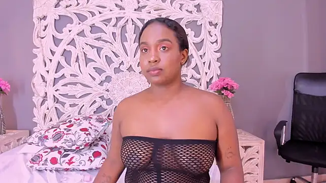 Kiarawilliams_ - OIL UP ASSCHEEKS