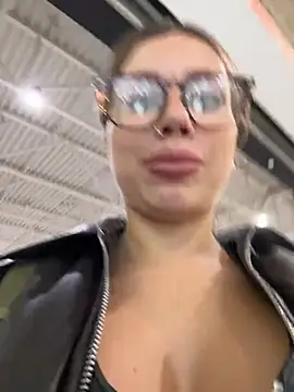 Jucie_Boom - RISKY BOOB MASSAGE IN PUBLIC😱