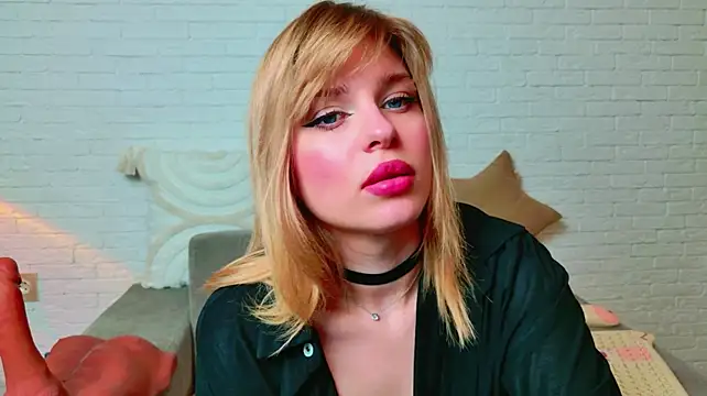 _Alison__ - tease tits in cam