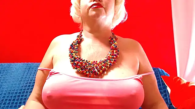NaughtyMILF4UX - Pussy Squirt