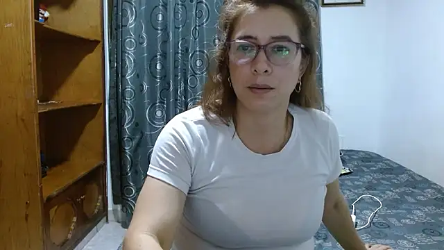Mademonsexy - finger in my bum and mouth