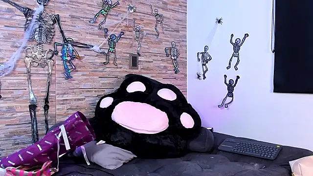 Nath_redrex - show boobs + nipple play
