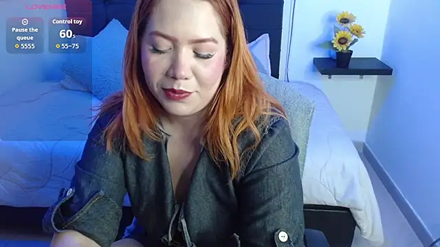 Srta_saraa - show boobs♥