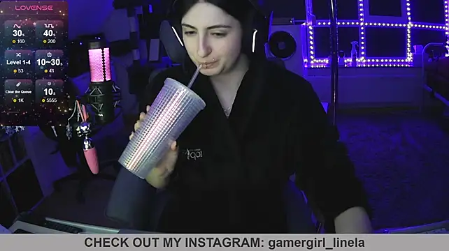 Gamergirl-Linela - LT Gets Oil On Feet Video