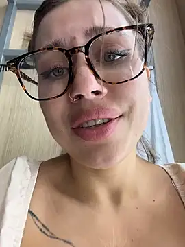 Jucie_Boom - MOVE PANTIES ASIDE | MIDDLE FINGER CLiT