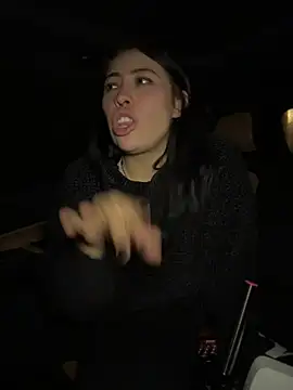 Draculona-666 - Mame dildo en la ventana+ tetas fuera