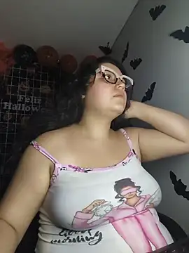 JuliSweet - Play boobs