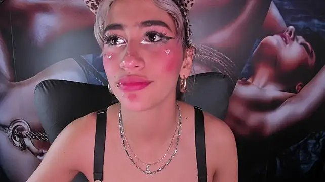Miss___taylor - deep throat and lots of saliva