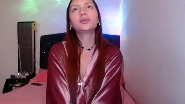 Holy_juli - spanking in the ass ---no nude --