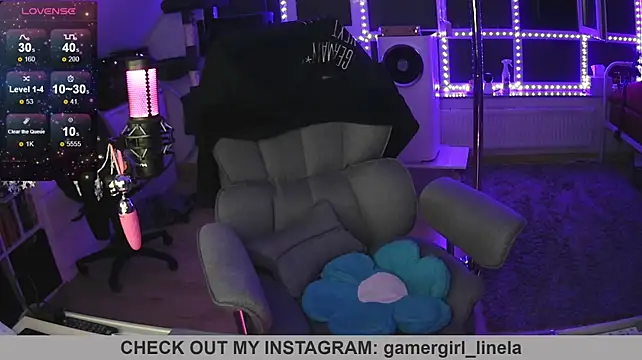Gamergirl-Linela - LT Gets Oil On Feet Video
