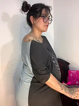 Esmeralda_hairy - Blowjob show