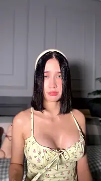 AlejandraRoa_ - show my breasts