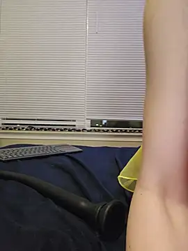 AmethystFoxx - Ride XXL alienn dildo in ass