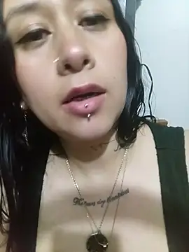 Beautiful_Lady90 - SHHH I'M HIDING IN MY LIVING ROOM 🤭🤫