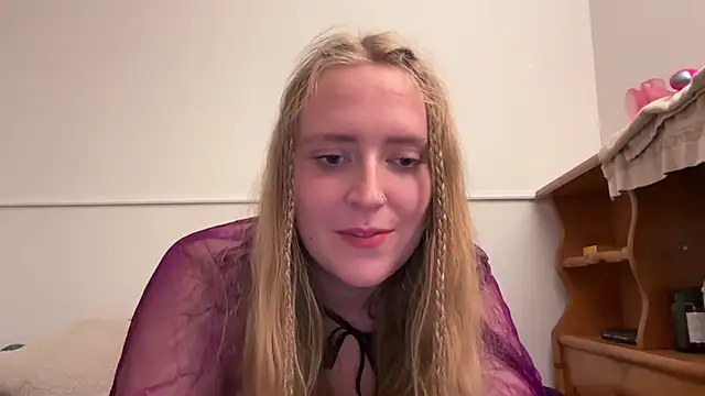 Pattyworld69 - Underwear off + finger pussy