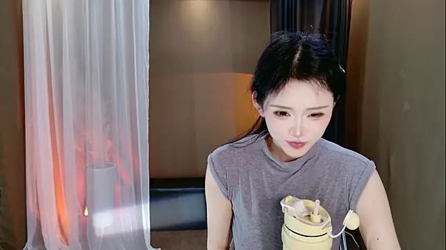 Banana-Milk69 - 看看蜜桃臀
