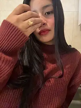 Indialatin - Flash nipple/tease