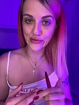 Alessia-Bloom - Dildo pussy + video best tipper